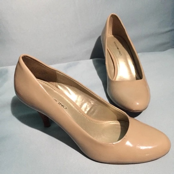 Small Nude Bandolino Heels - Picture 2 of 4